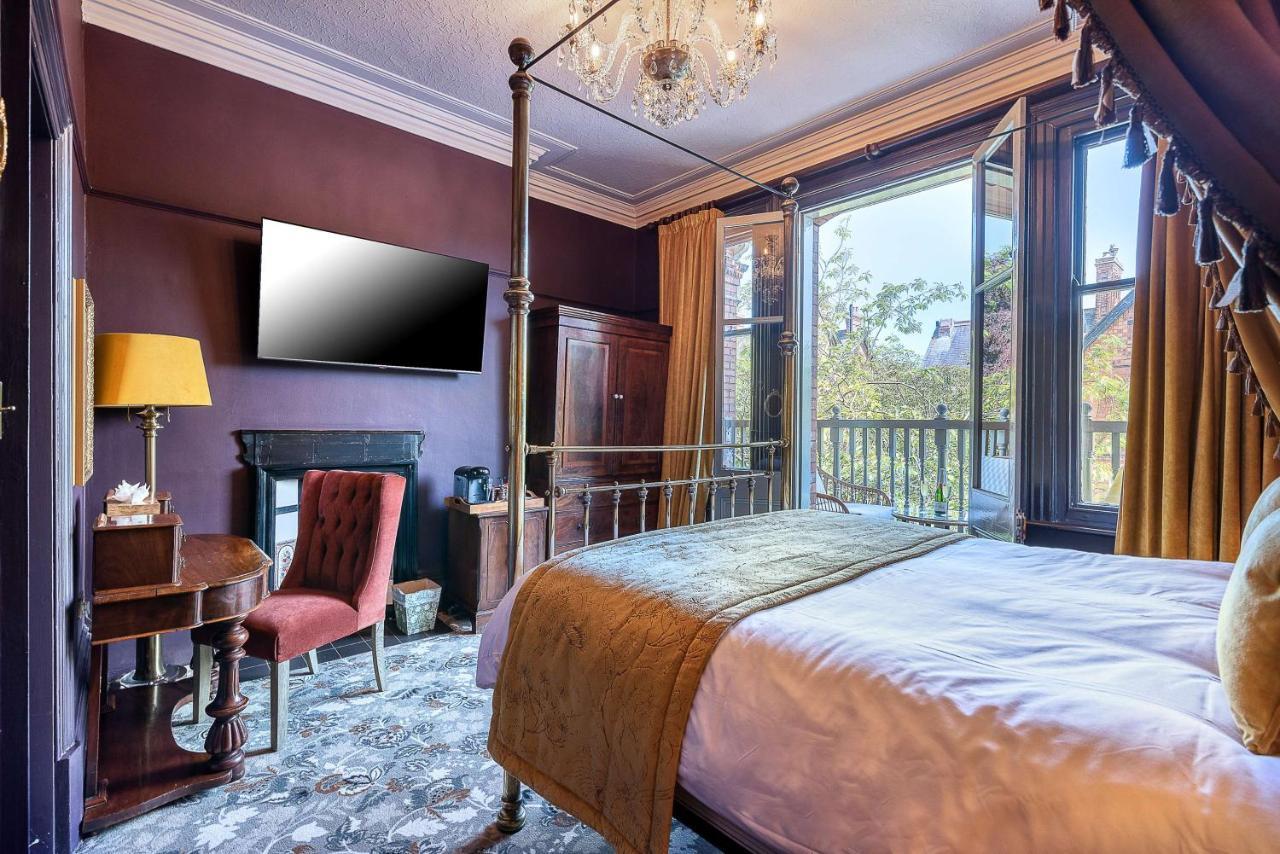Clementine'S Guest House York Bagian luar foto A bedroom at the hotel