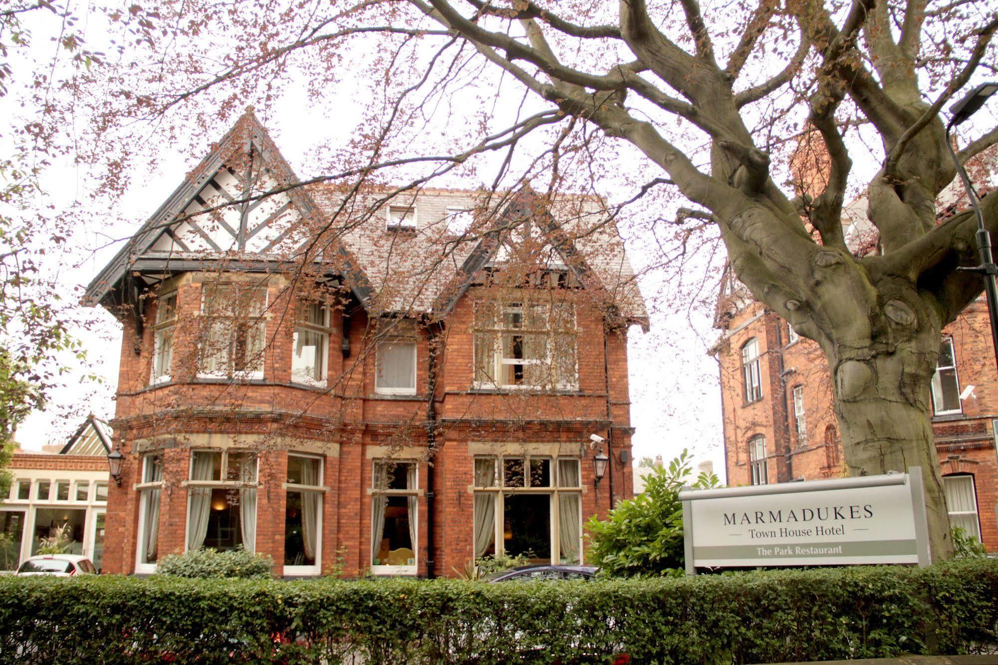 Clementine'S Guest House York Bagian luar foto Marbrookes